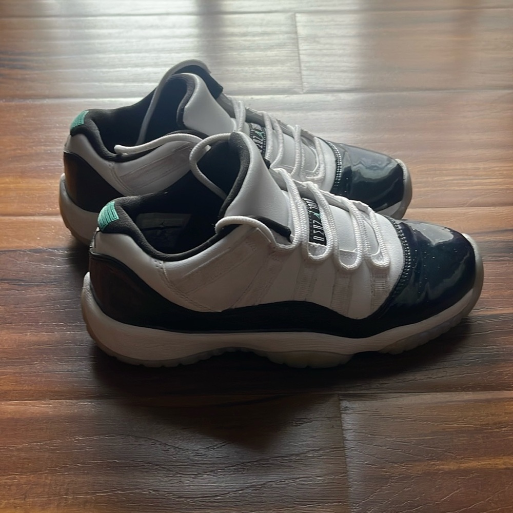 Jordan 11 Low Emerald Iridescent